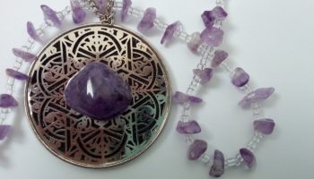 Украшения из аметиста: кому подходит, варианты оправ, фото драгоценностей